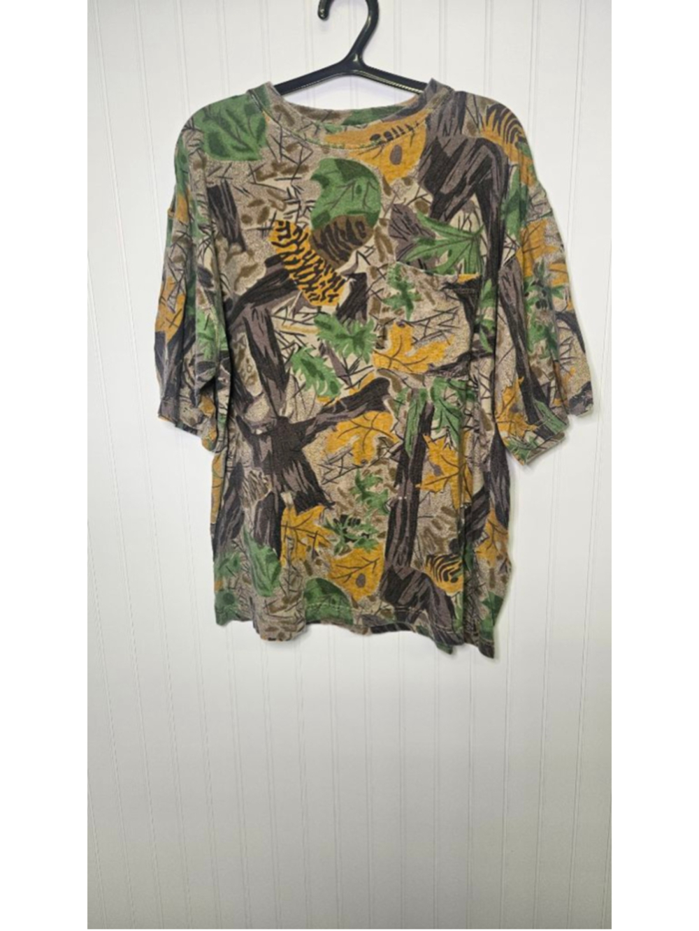 Vintage Style Boggy Creek Apparel Camo Pocket T Shirt Large Bigfoot Sasquatch